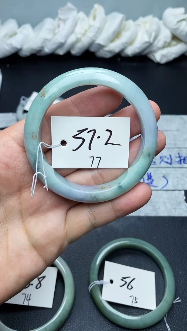 未镶嵌手镯翡翠77