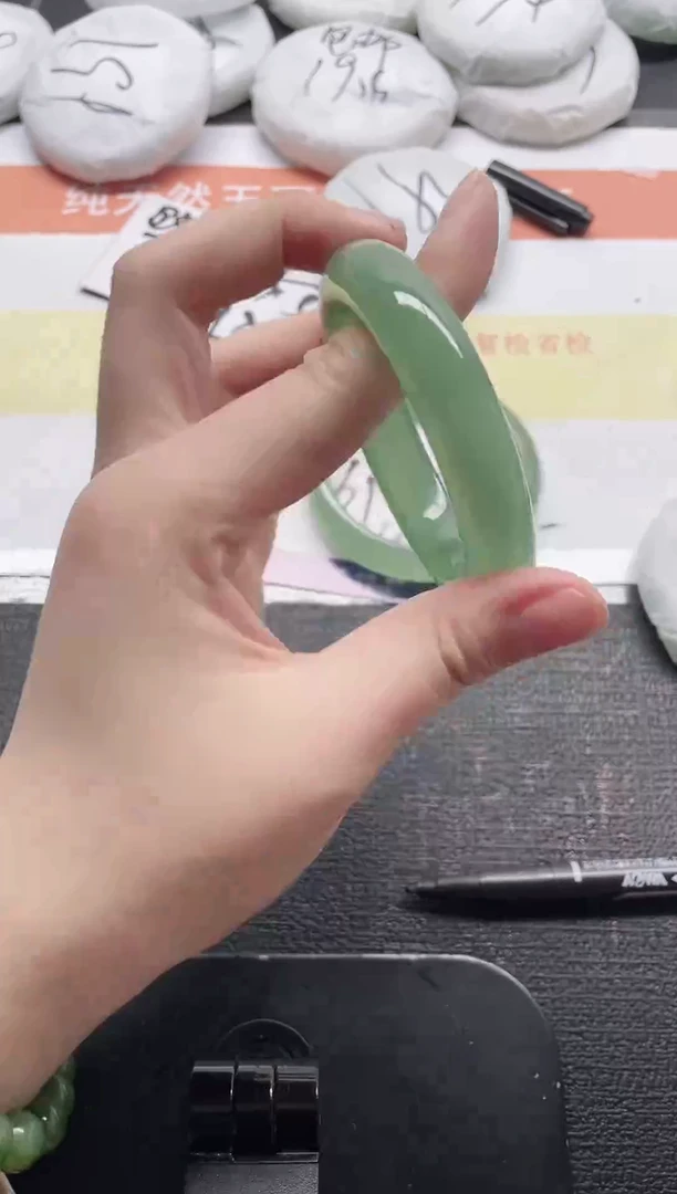 未镶嵌手镯石英质玉206-57