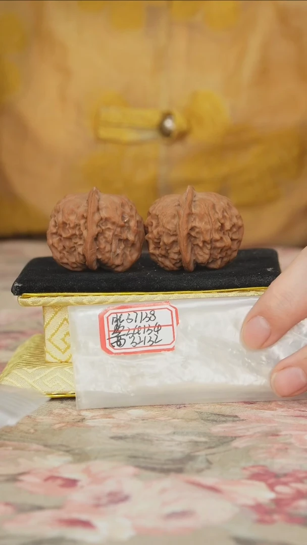 把件文玩核桃非嫁接元宝