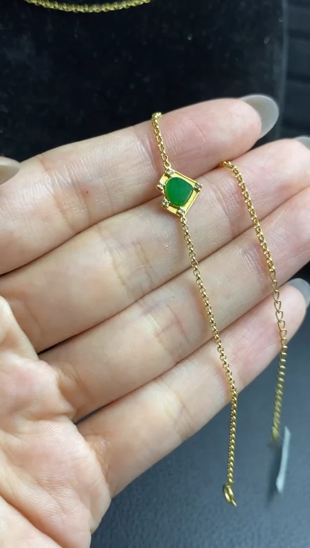 18K金镶嵌手链翡翠爱心