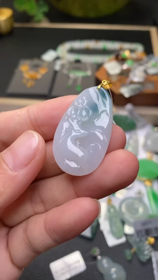 颈饰18K金镶嵌翡翠净货35492