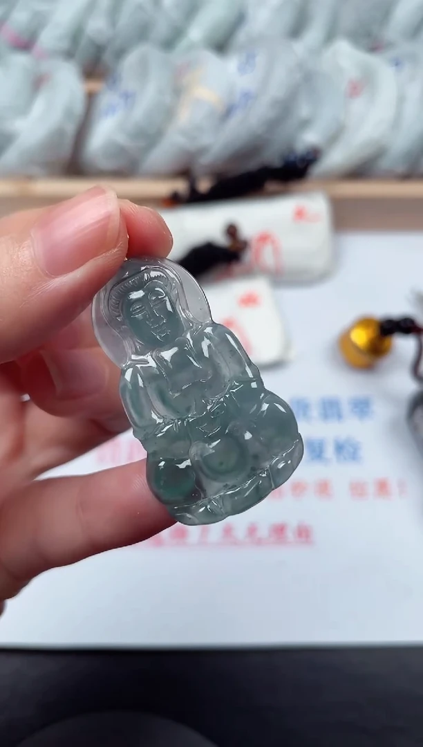 颈饰18K金镶嵌翡翠天然A货