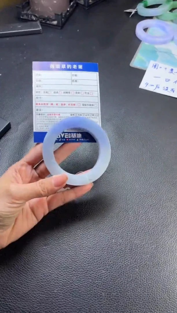 未镶嵌定制手镯不退不换定制翡翠娇*定制手镯不退不换