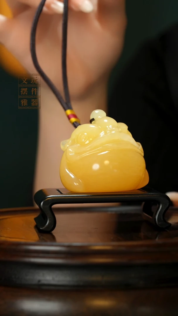 玉《金蟾》手把件摆件