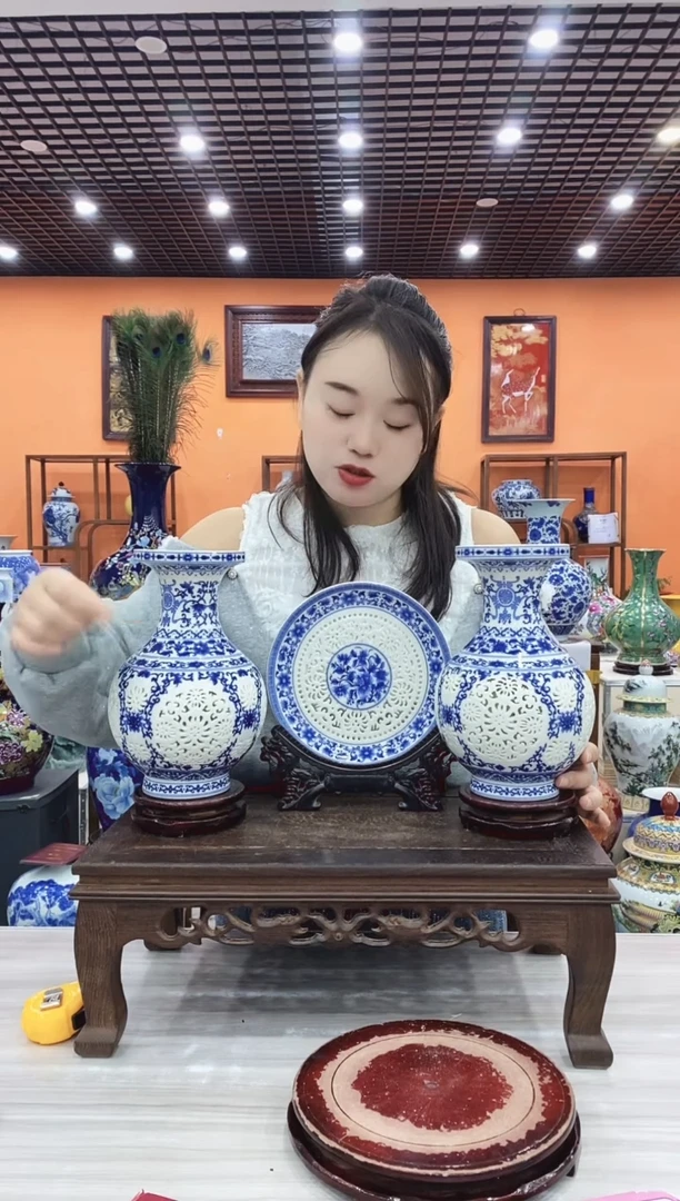 摆件青花玲珑小苹果瓶三件套+旋转底座+龙头架