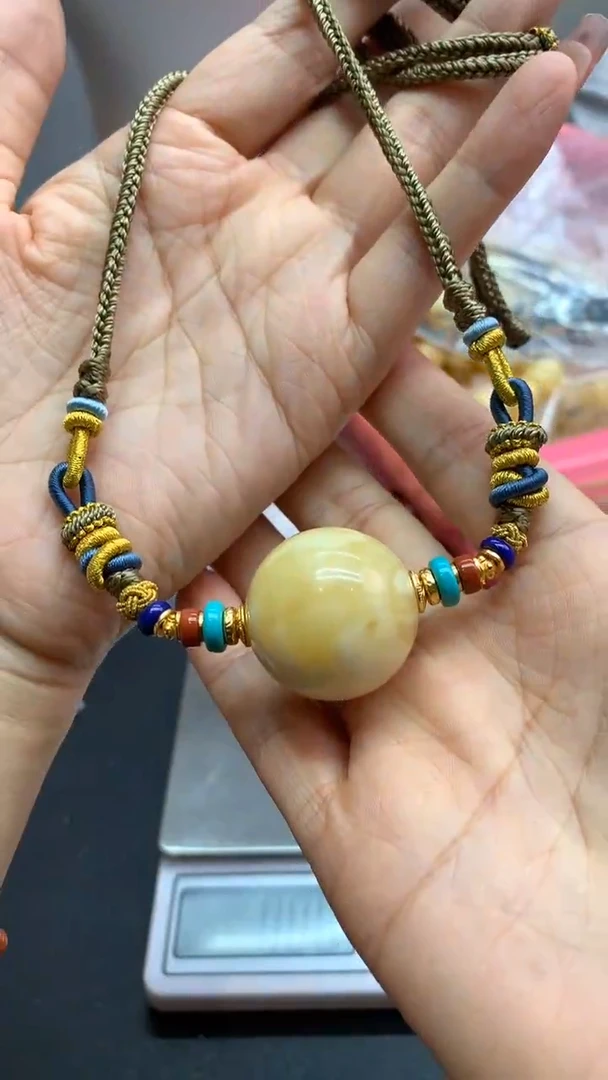 未镶嵌琥珀珠宝奇石971