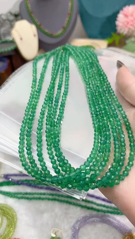 【闪购商品】绿水晶颈饰银S925镶嵌圆刻39