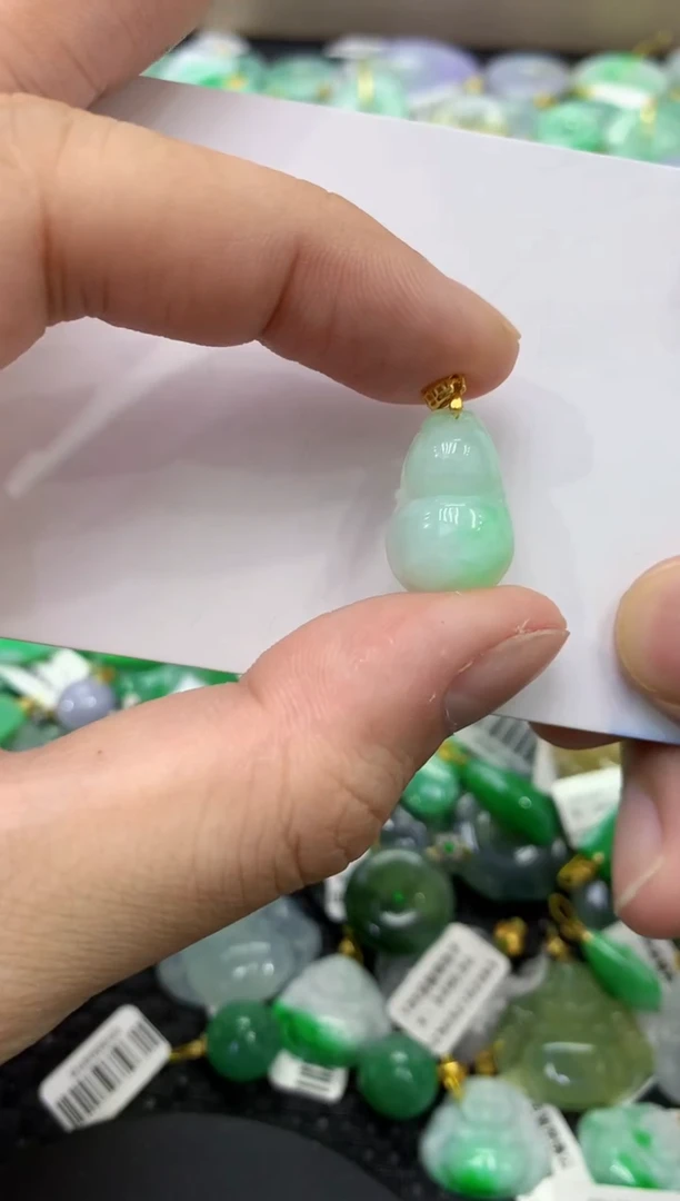 颈饰未镶嵌翡翠天然缅甸翡翠A货