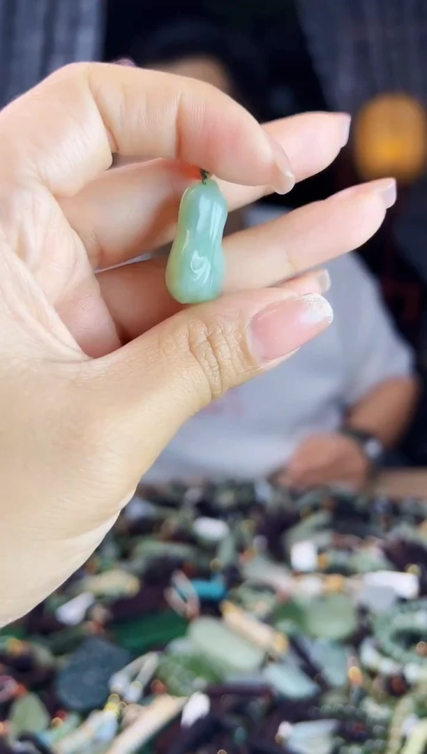 未镶嵌和田玉挂件1