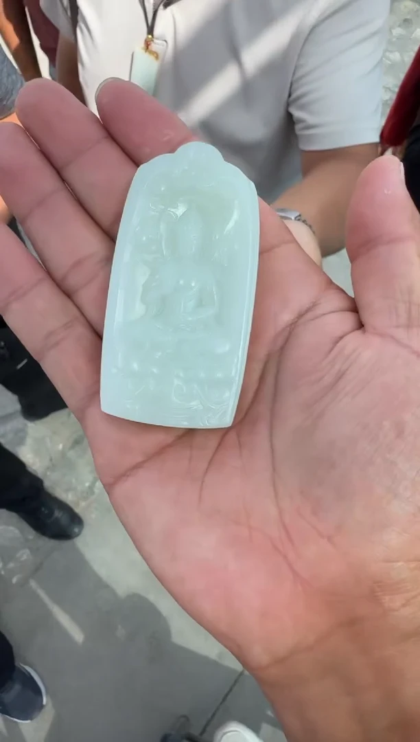 未镶嵌和田玉（糖玉）挂件和田玉