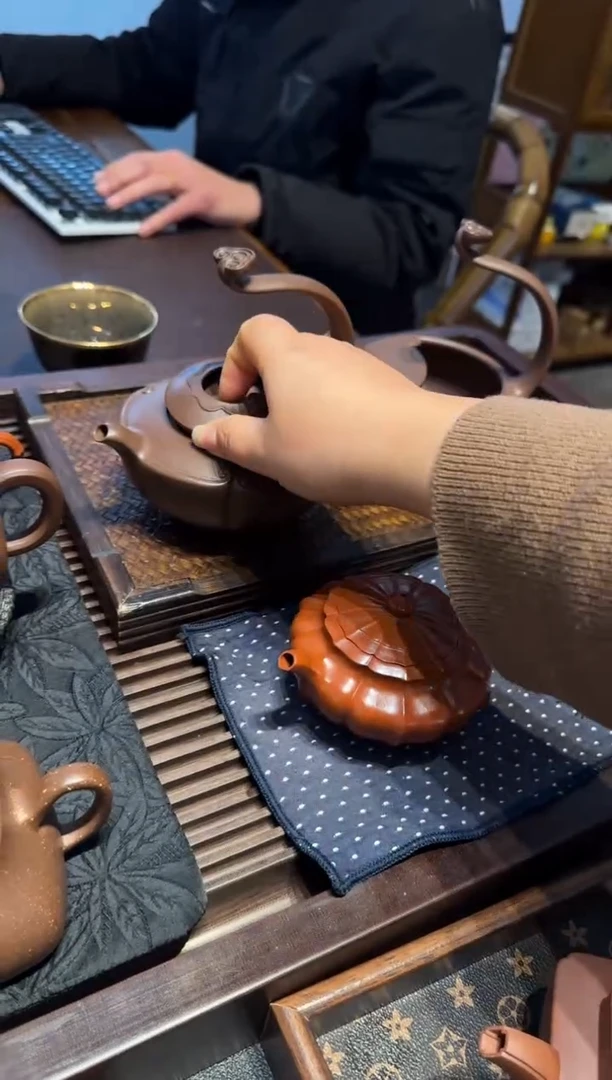 【闪购商品】紫砂茶壶执如意 套组【一壶一公道】