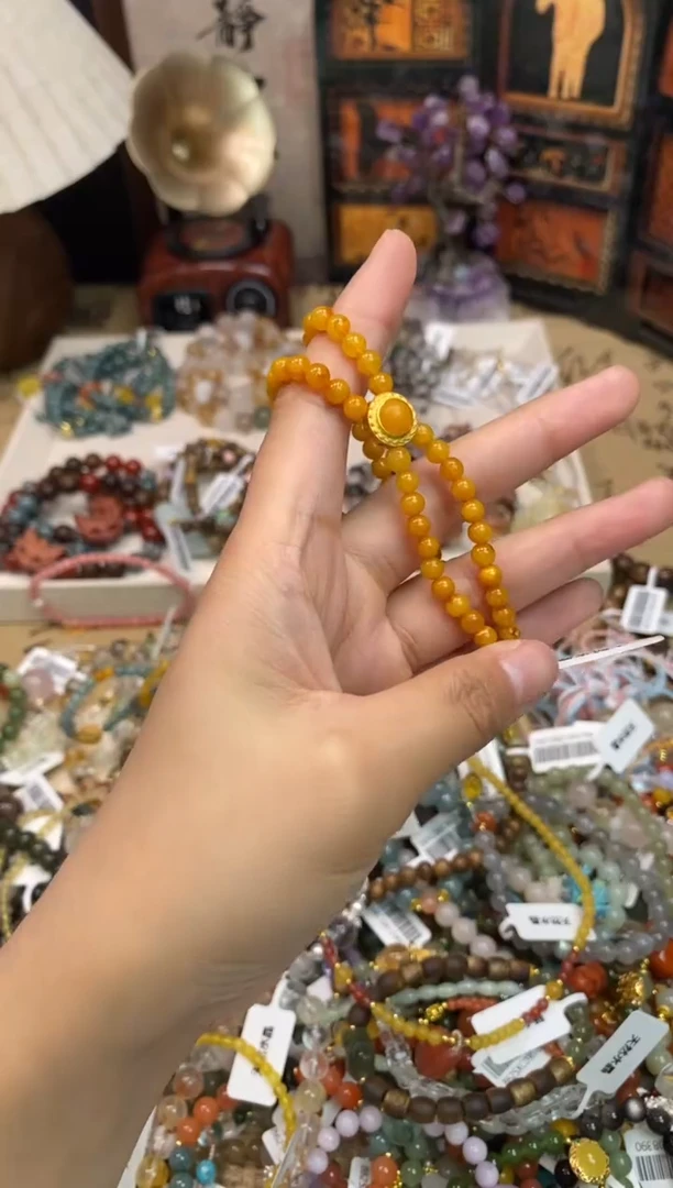未镶嵌琥珀手饰400