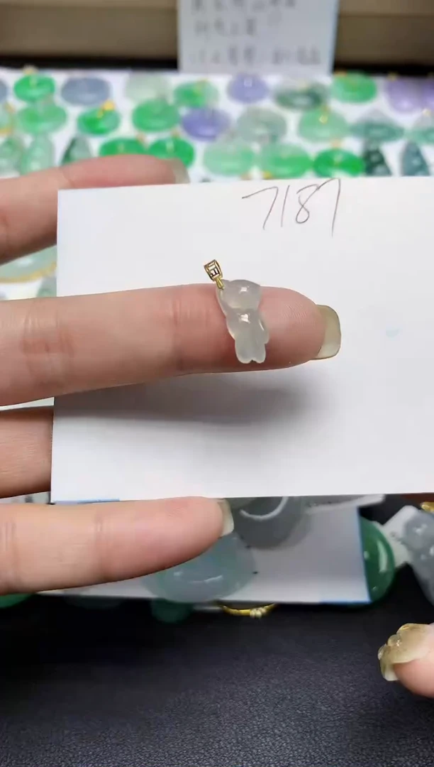 颈饰18K金镶嵌翡翠天然缅甸翡翠A货翡翠百元以上9元证书费自理