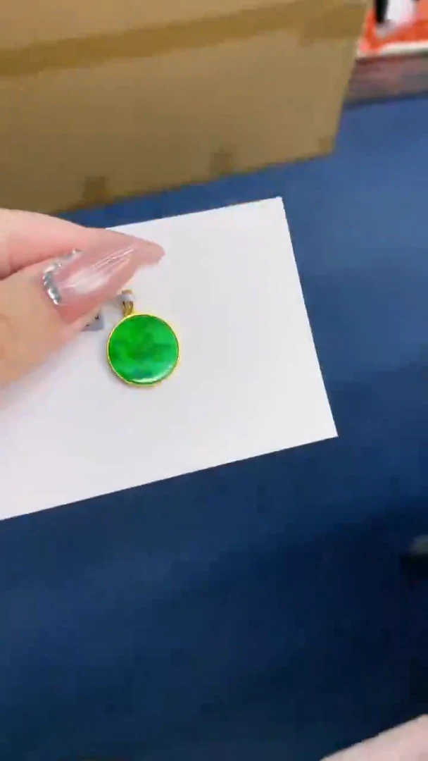 翡翠未镶嵌吊坠(不含链)1