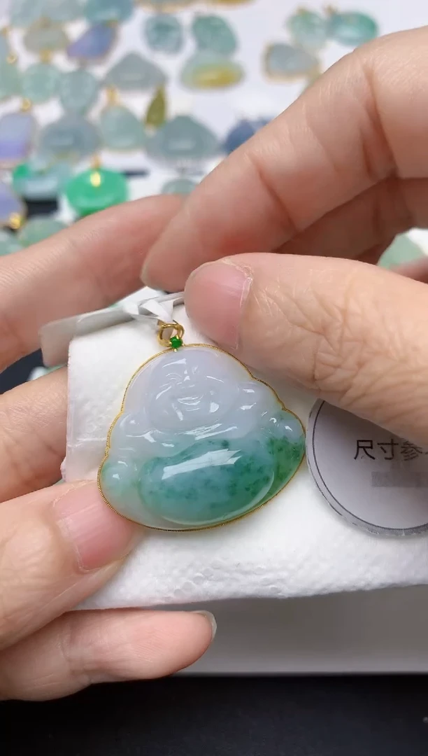 翡翠18K金镶嵌颈饰天然缅甸A货翡翠