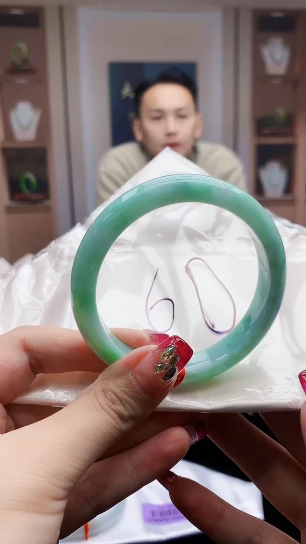 【闪购商品】翡翠手镯未镶嵌    H62-38