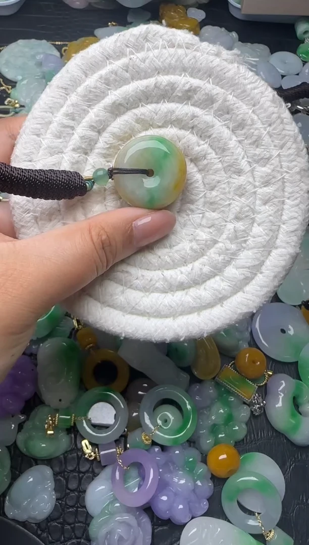 颈饰未镶嵌翡翠缅甸翡翠吊坠