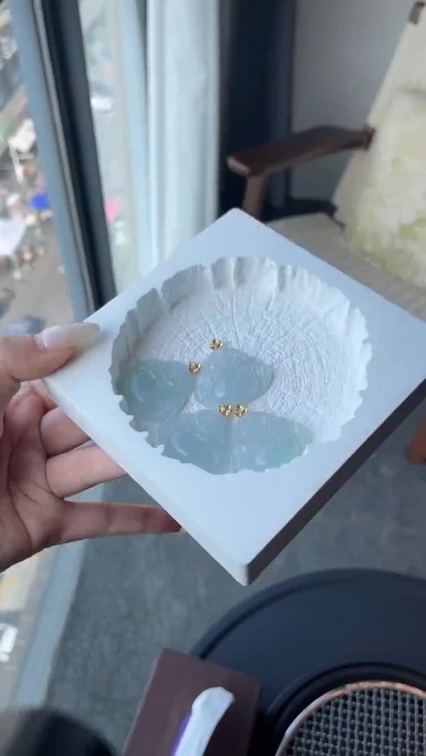 颈饰18K金镶嵌翡翠佛公配绳/多样性发其一CP