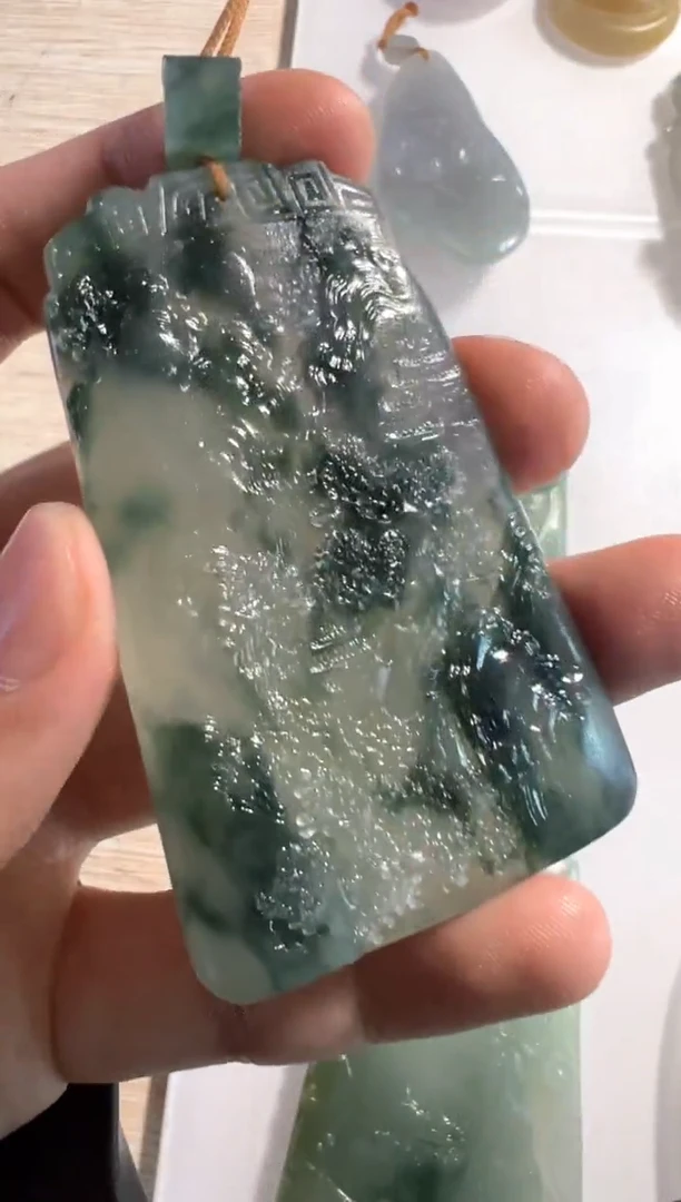 未镶嵌定制翡翠山水牌