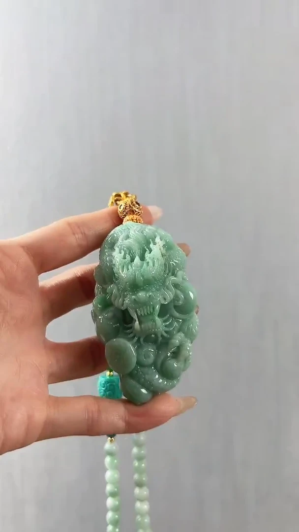 颈饰未镶嵌翡翠龙
