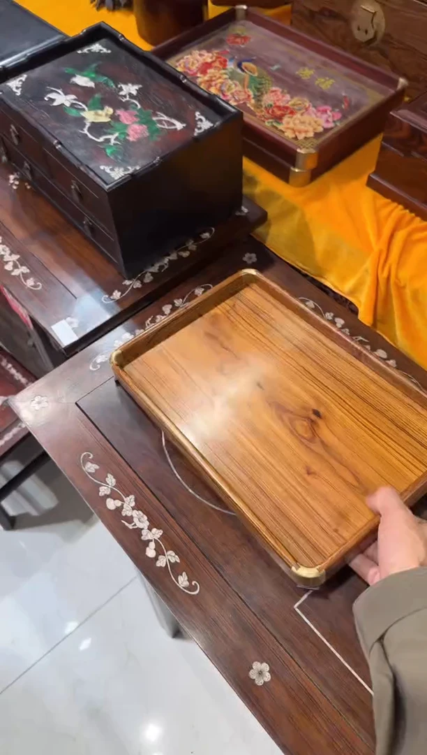 木木头款黄花梨铜角宽盘198