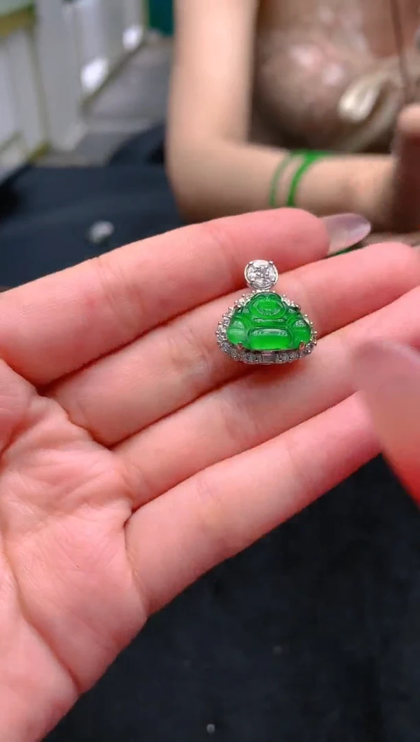 翡翠未镶嵌颈饰天然A货翡翠