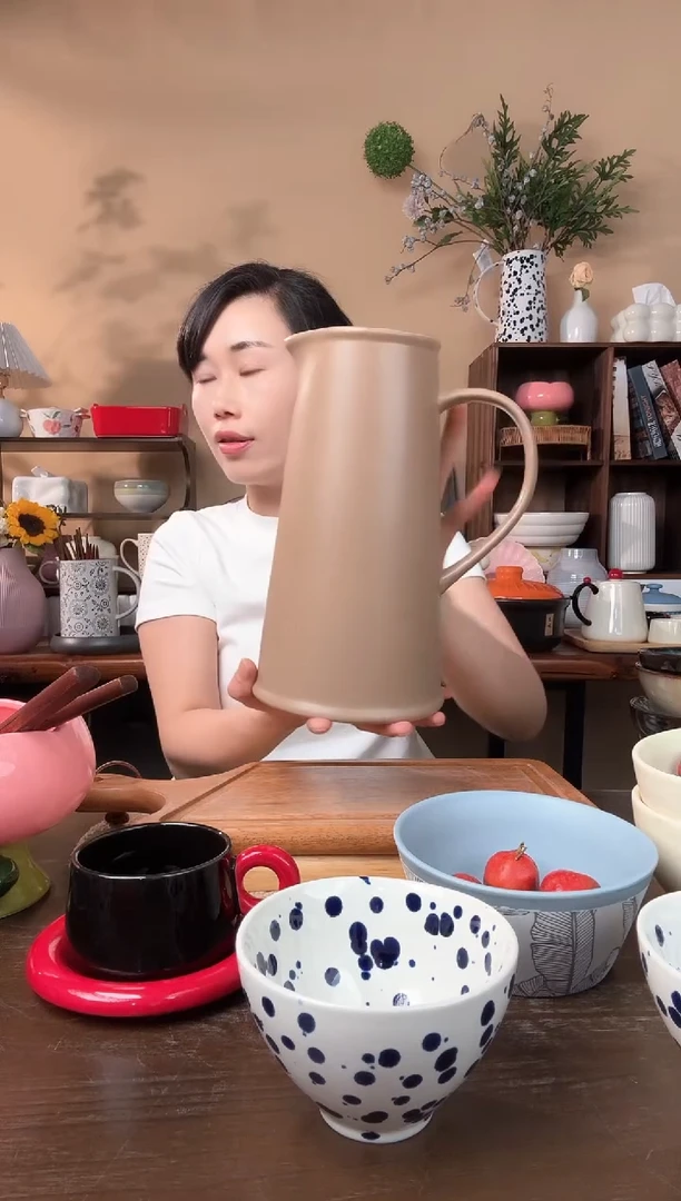 陶瓷咖色高水壶微瑕