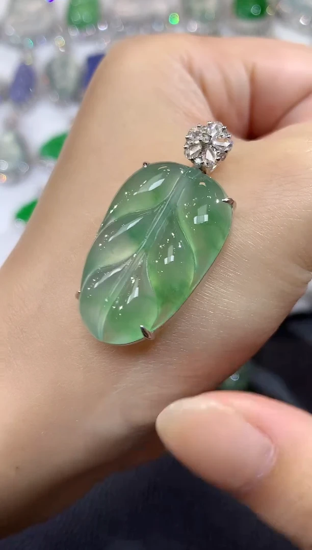 吊坠(不含链)18K金镶嵌翡翠A30