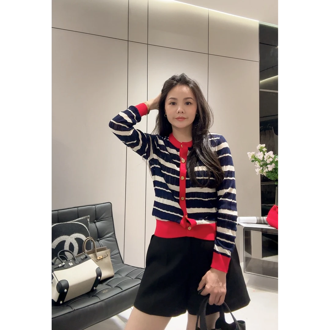 青红婉樱桃 条纹镂空圆领！精仿超细美丽诺羊毛针织开衫女
