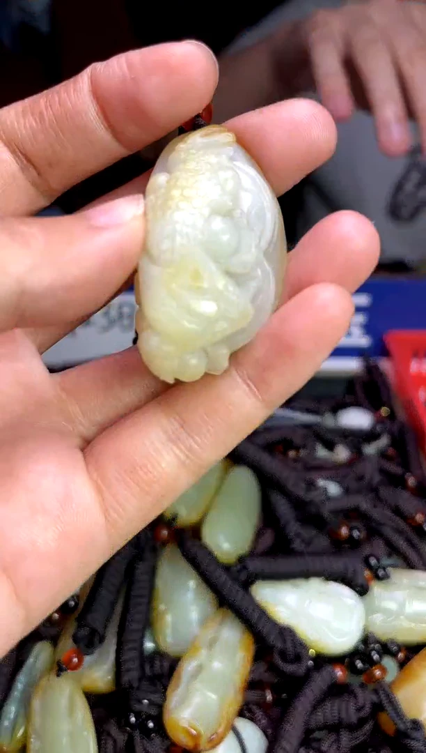 未镶嵌和田玉挂件1