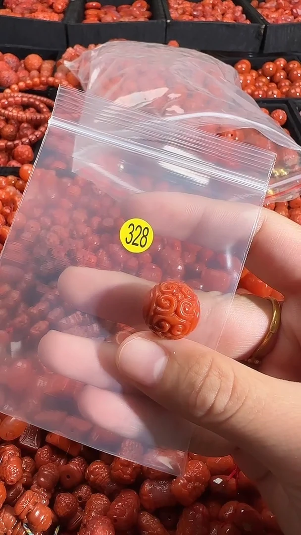 颈饰未镶嵌南红玛瑙1