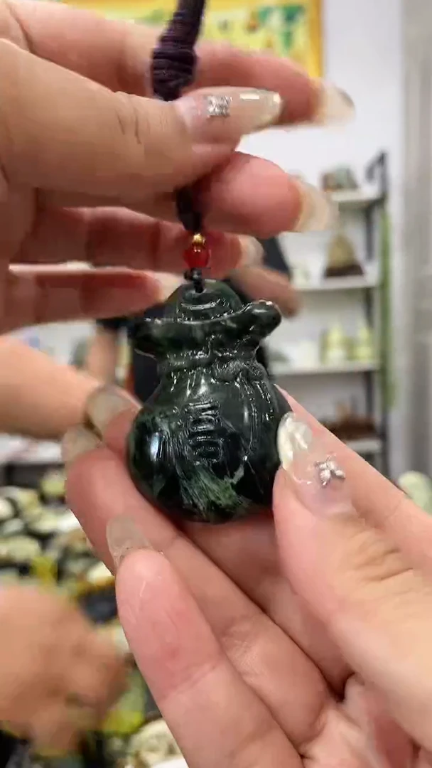 岫玉未镶嵌吊坠