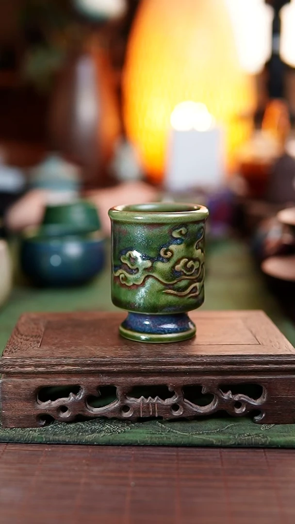 712 高足祥云杯 纯手工立体刻绘 钧瓷