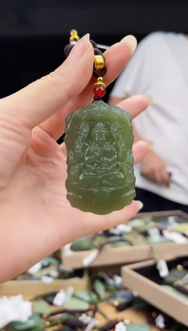 颈饰未镶嵌和田玉1