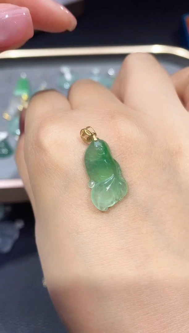 翡翠18K金镶嵌颈饰250602331