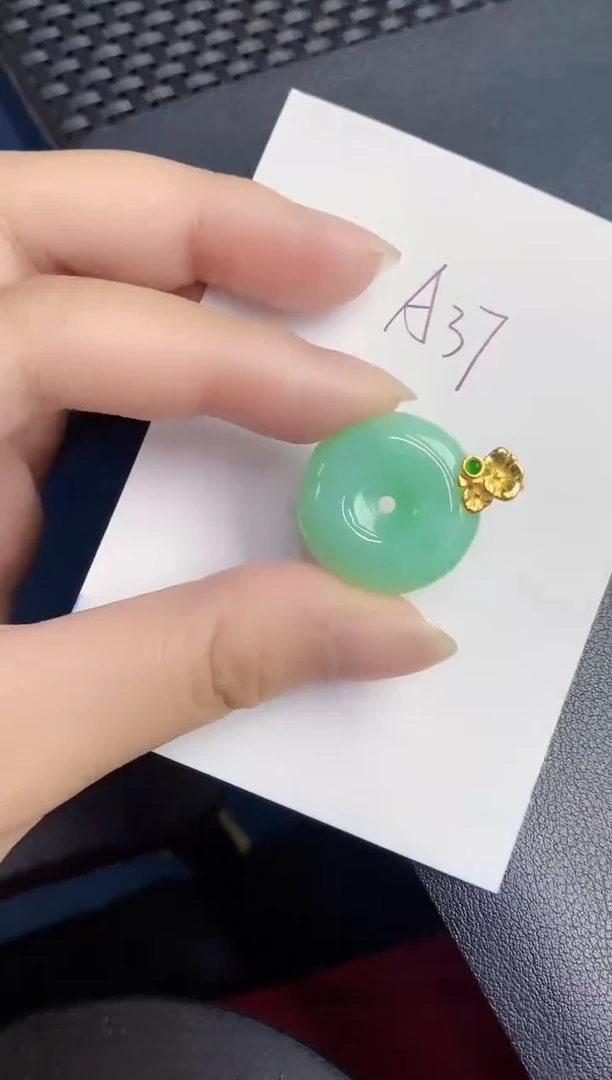 翡翠未镶嵌颈饰000000000