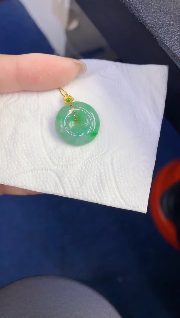 颈饰18K金镶嵌翡翠缅甸天然翡翠A货