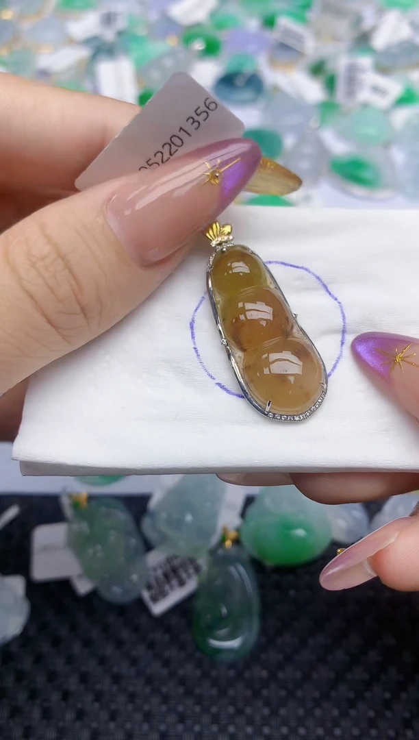 翡翠18K金镶嵌颈饰304   天然翡翠A货  百元以上9米证书费自理