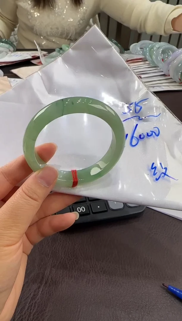 未镶嵌手镯（圆镯）翡翠DD20101-012（细纹）