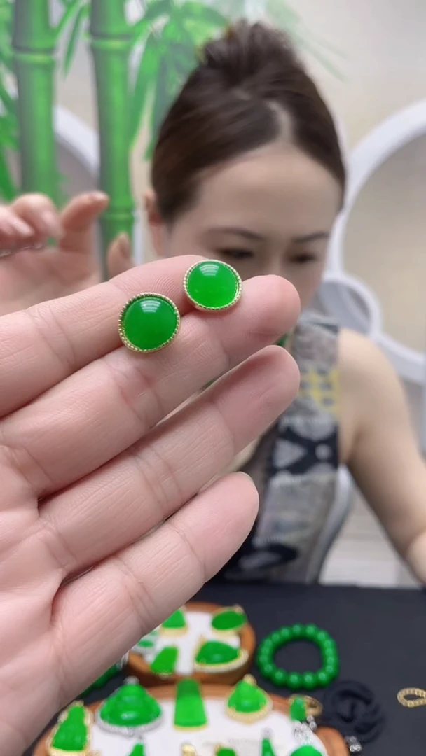 14K金镶嵌翡翠耳饰A107