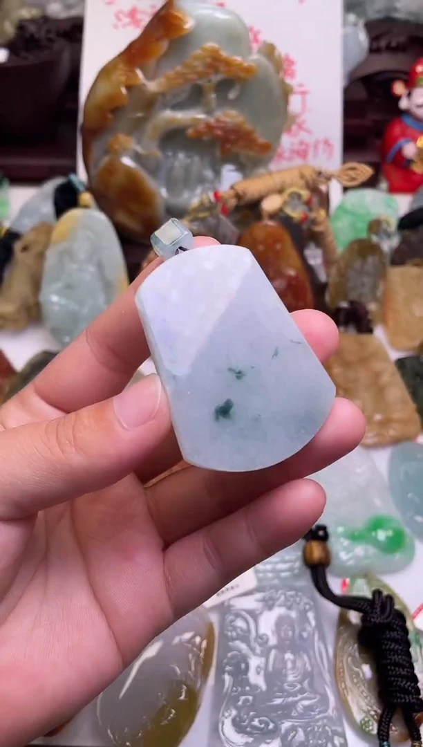 颈饰未镶嵌翡翠无事牌