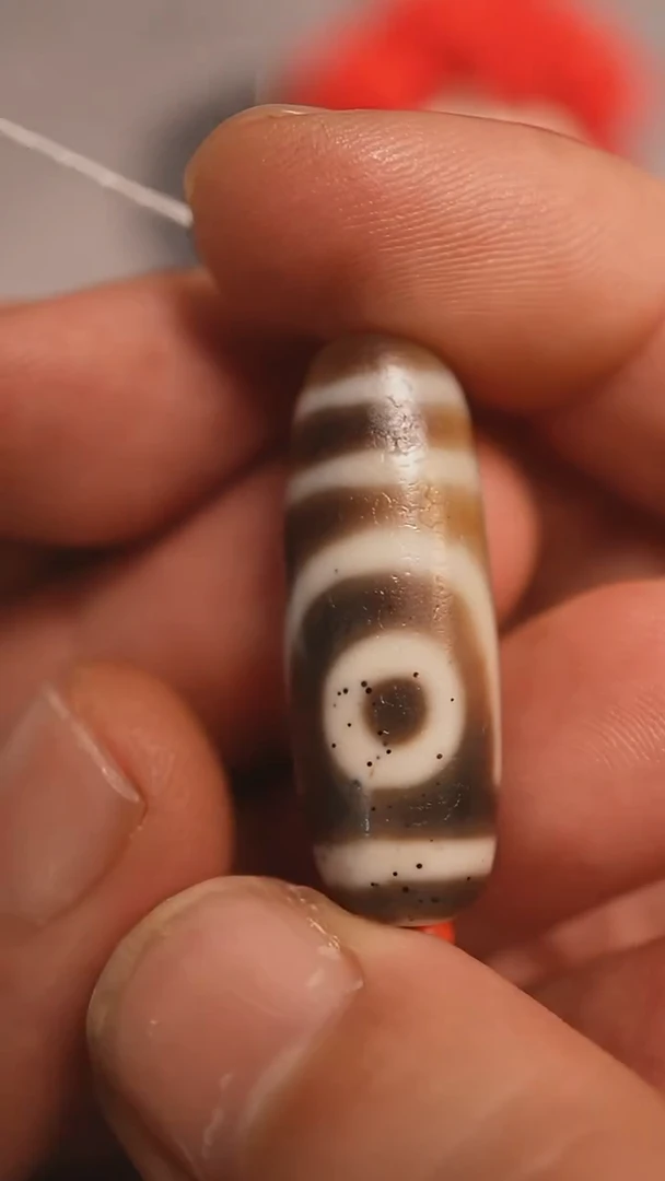 未镶嵌颈饰玛瑙/玉髓神**雕蚀花玛瑙珠定制编绳