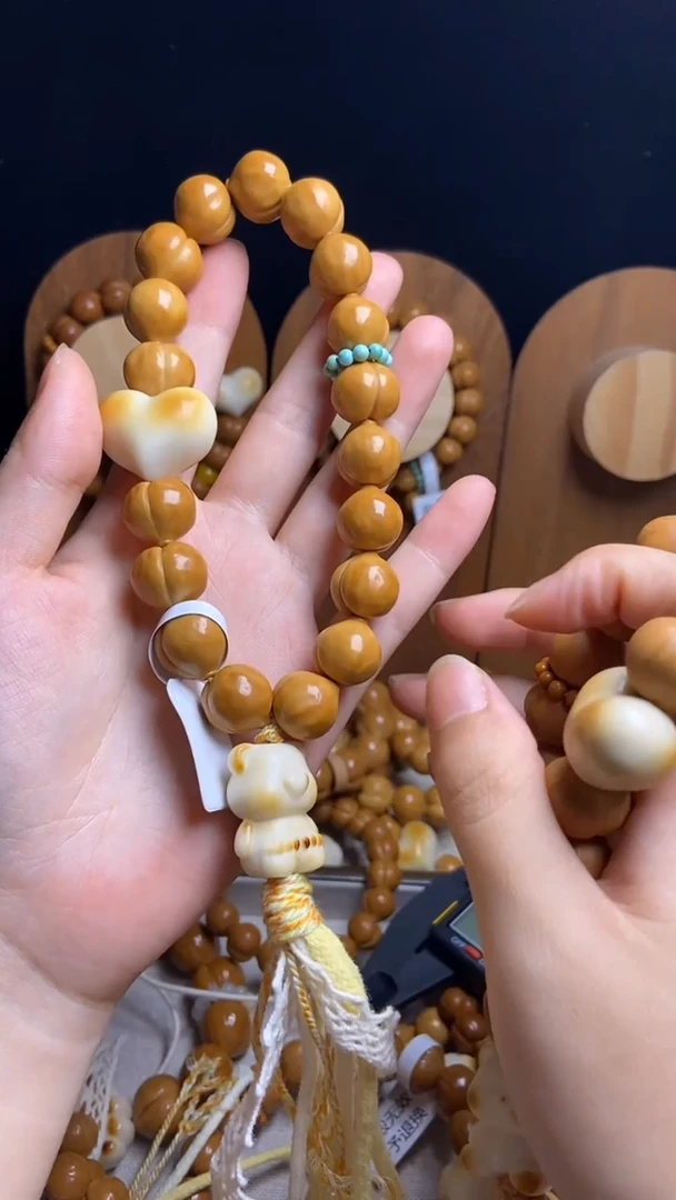 手串猴头核桃全品光面爱心蓝跑环小熊三通奶油风