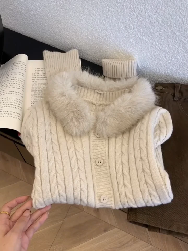 冬季新款圣诞氛围感大毛领毛衣女韩系内搭针织小衫设计感气质上衣