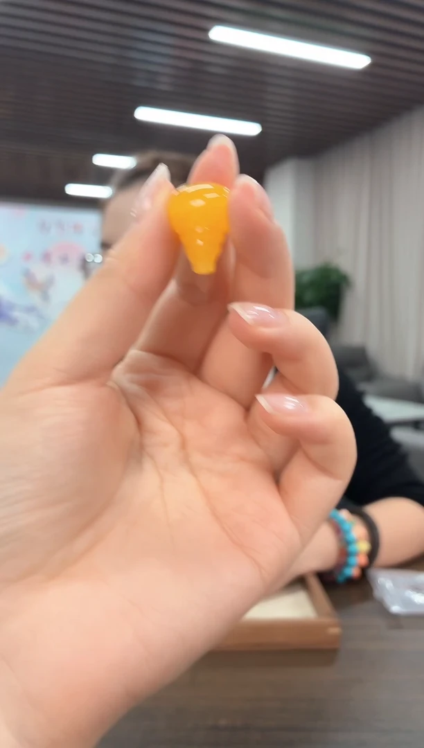 蜜蜡吊坠(赠链)未镶嵌ZX3087S
