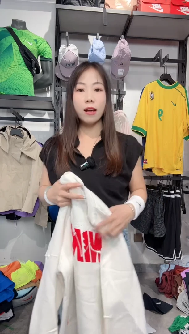 1368 编码 瑕疵款直播间过款为准 尺码
