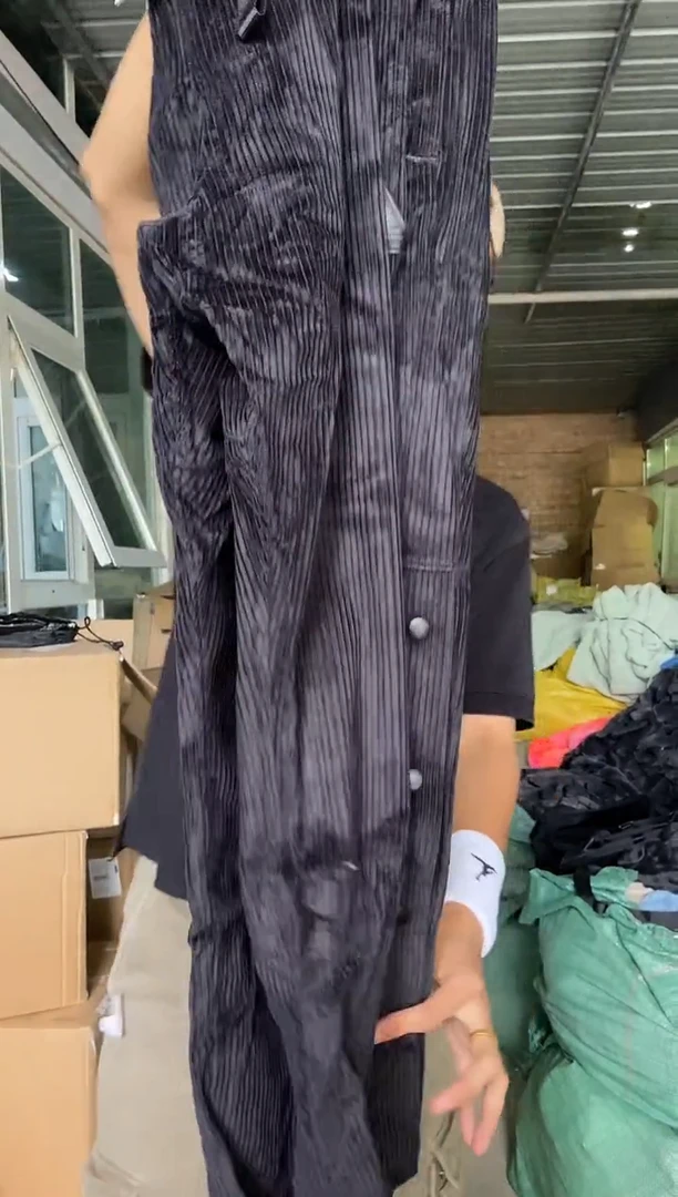 全新无暇 黑色排扣裤 瑕疵直播间过款 尺码180XL