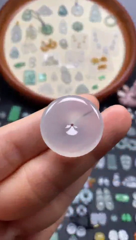 翡翠未镶嵌颈饰高冰扣子/芬