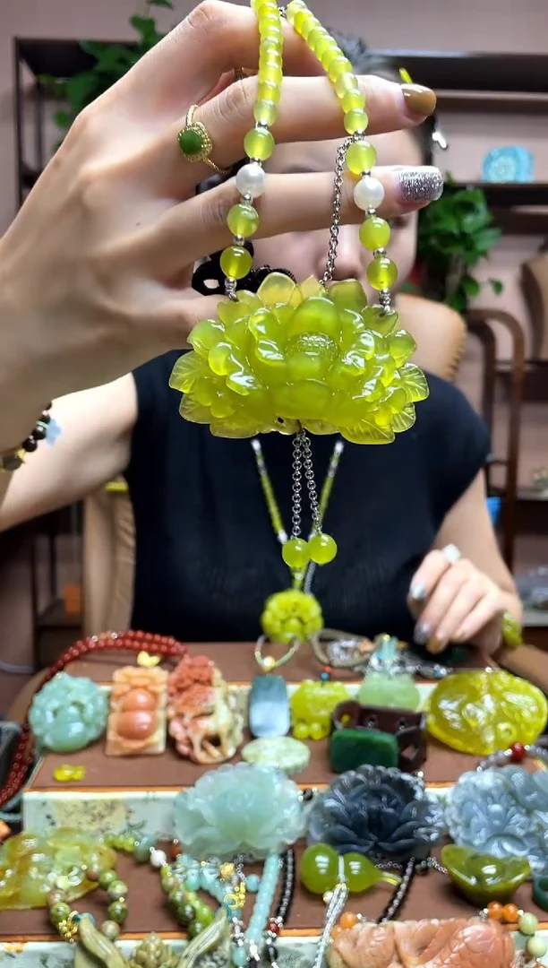 未镶嵌岫玉吊坠·