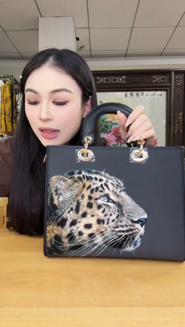 织物风****虹豹子黑色戴妃